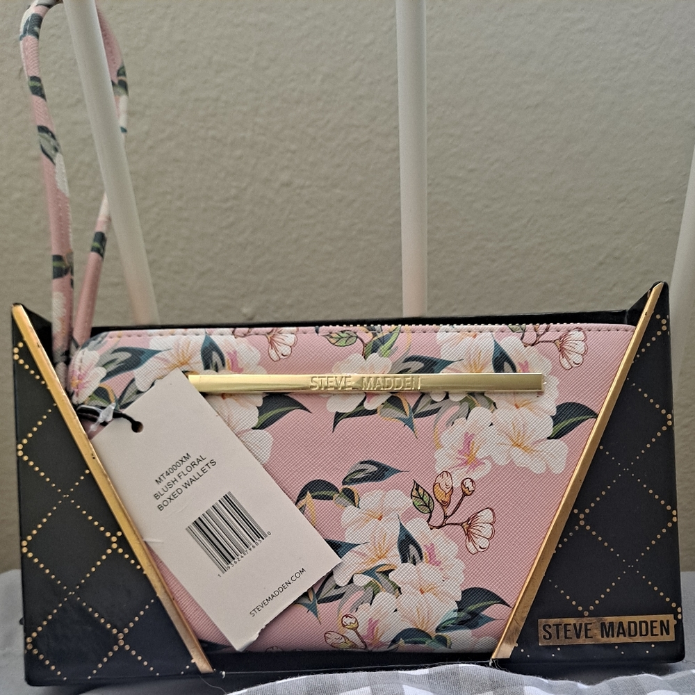 Steve Madden wallet wristlet, floral pink.